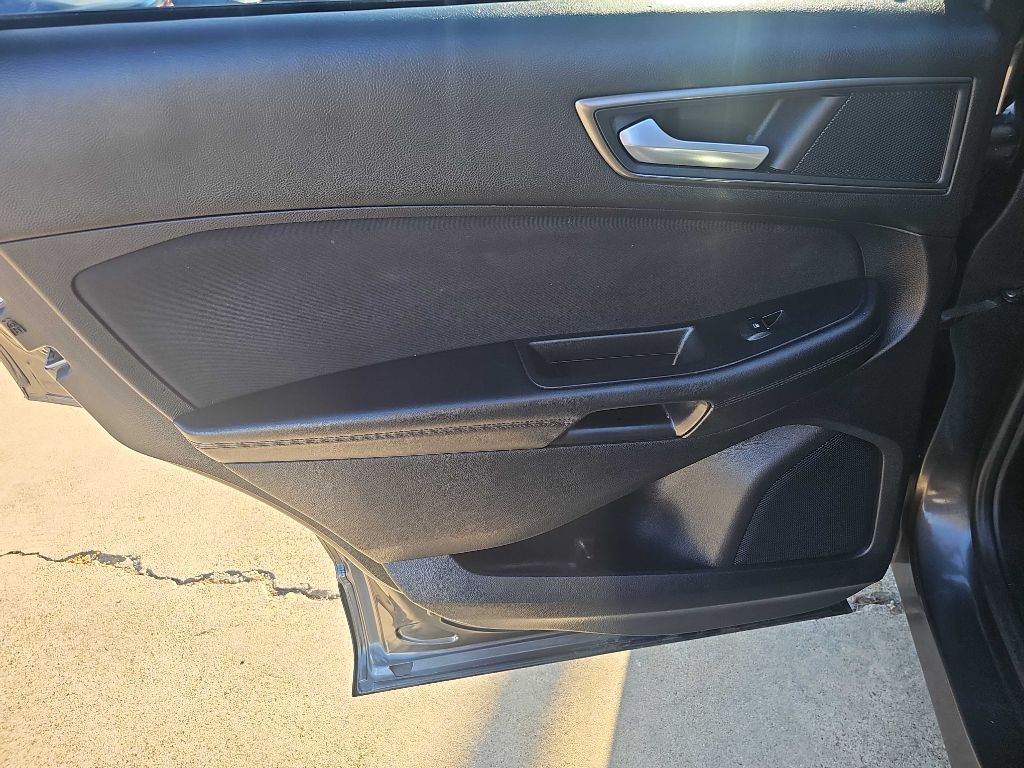 2018 Ford Edge Image 17