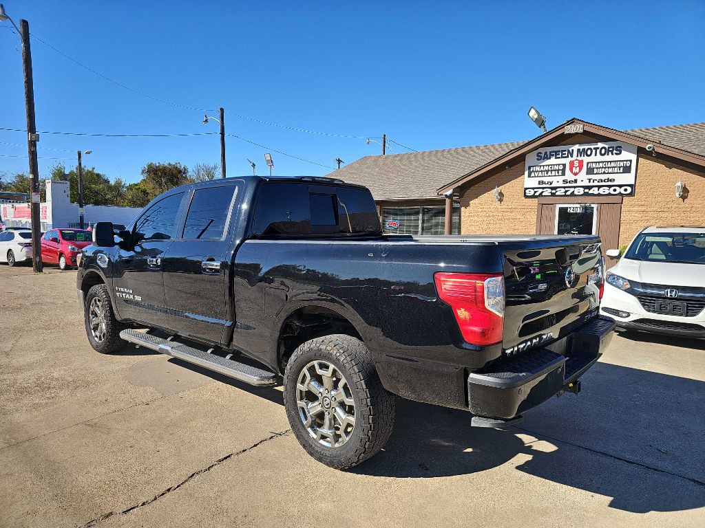 2019 Nissan Titan Image 2