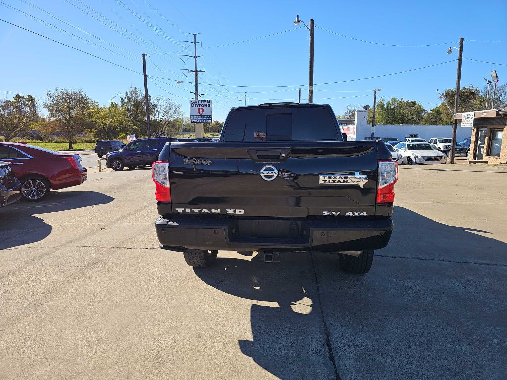 2019 Nissan Titan Image 5