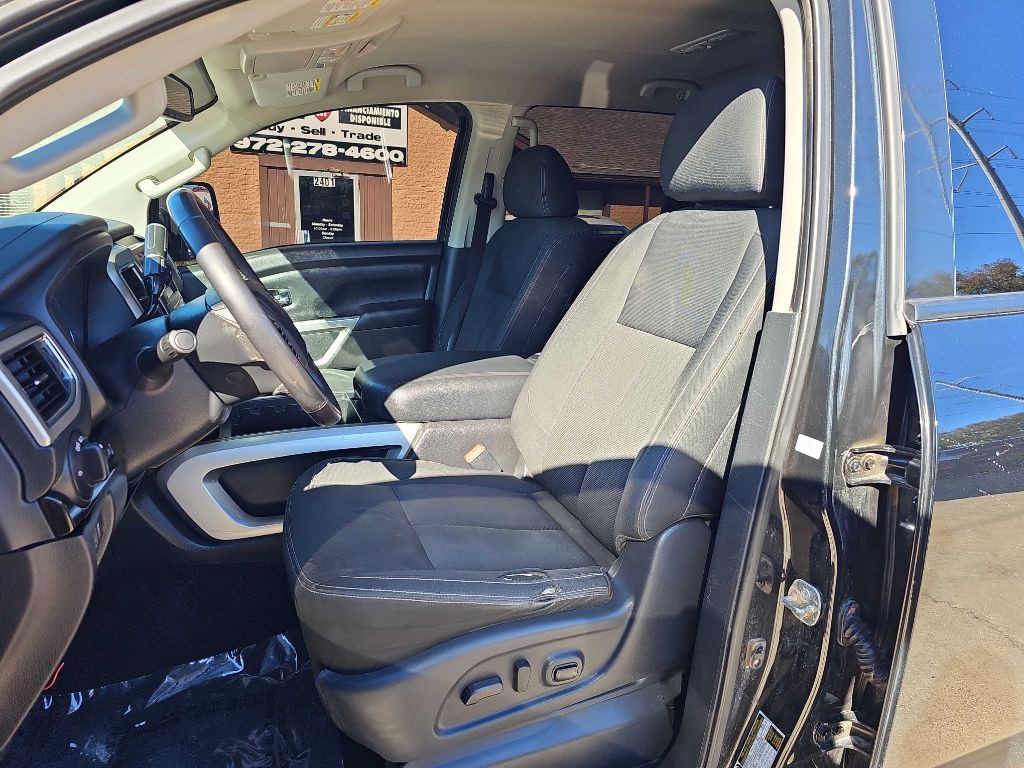 2019 Nissan Titan Image 14