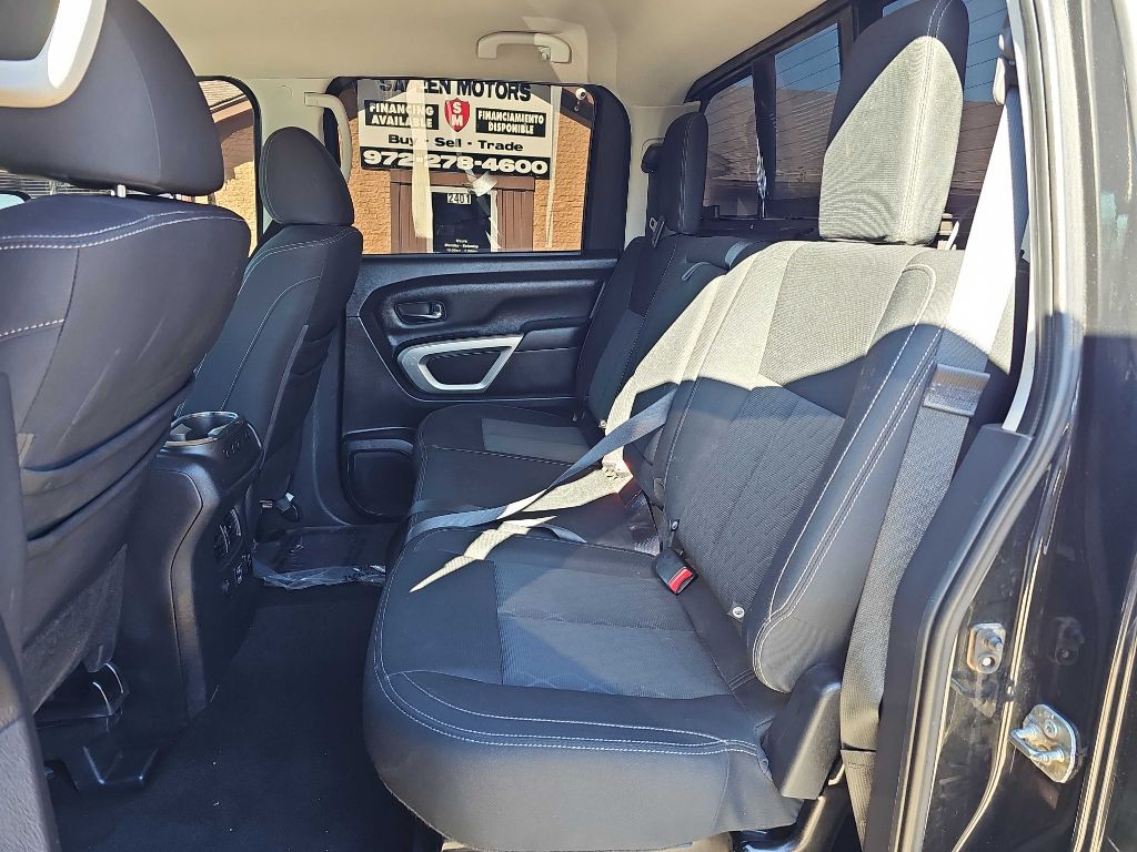 2019 Nissan Titan Image 16