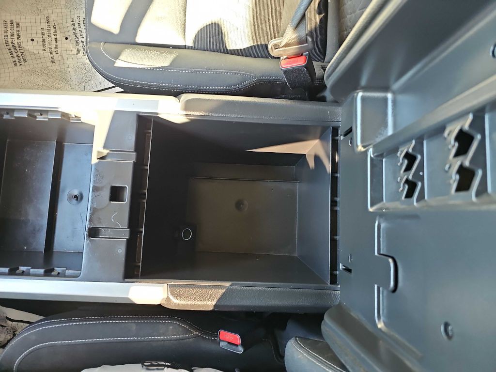 2019 Nissan Titan Image 37