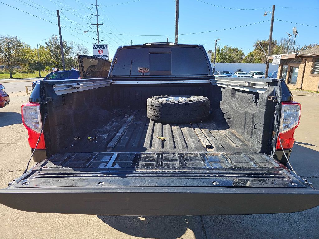 2019 Nissan Titan Image 41
