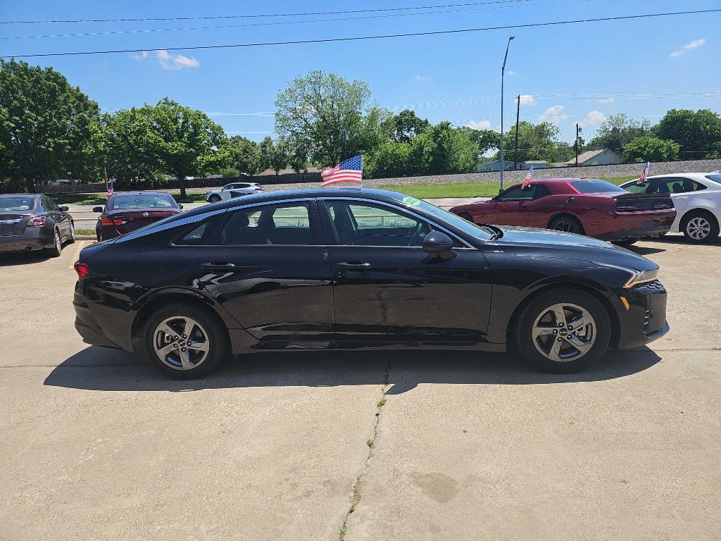 2023 Kia K5 Image 2
