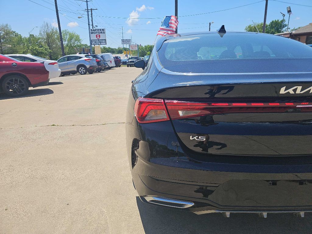 2023 Kia K5 Image 10