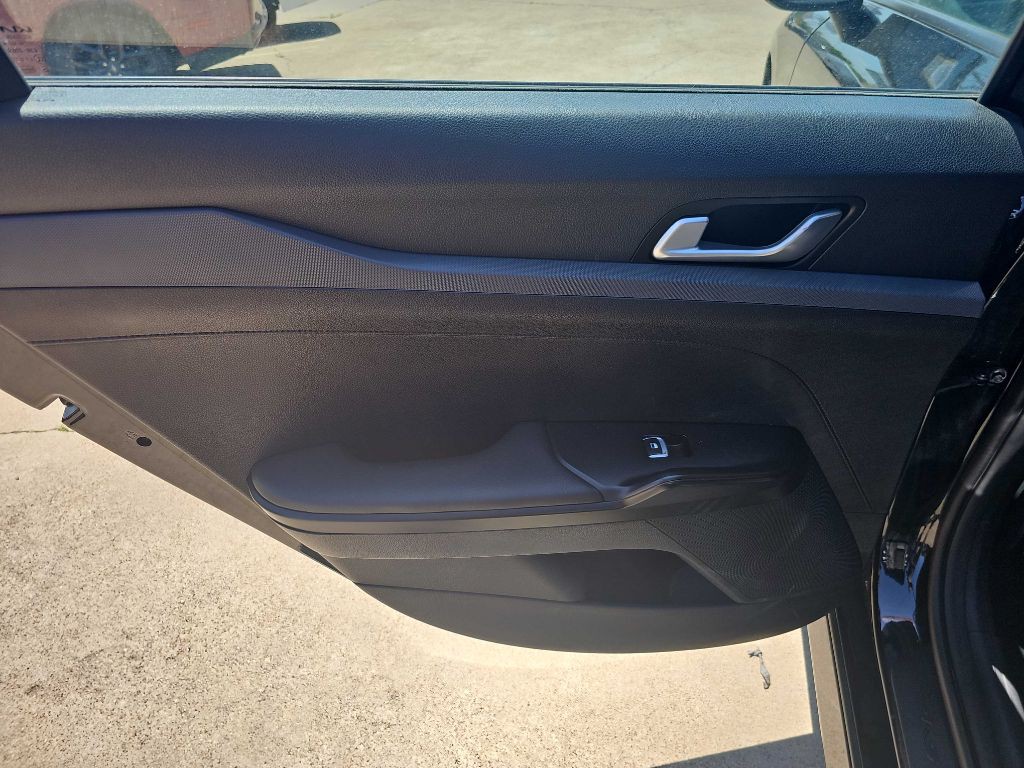 2023 Kia K5 Image 14