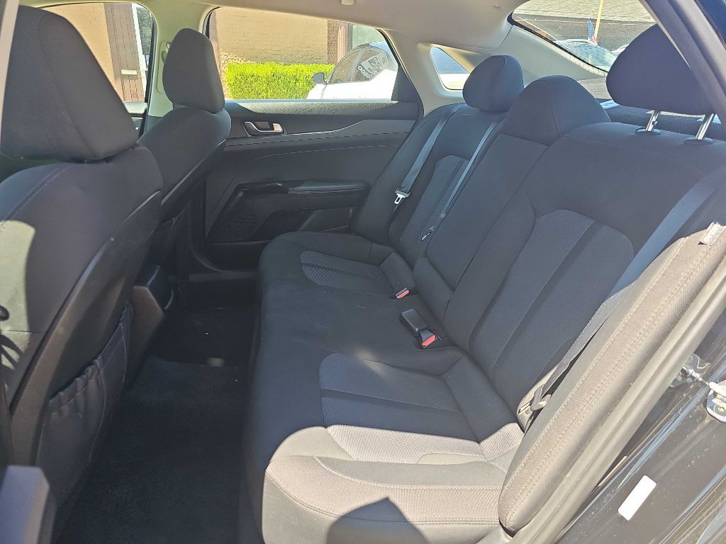 2023 Kia K5 Image 15
