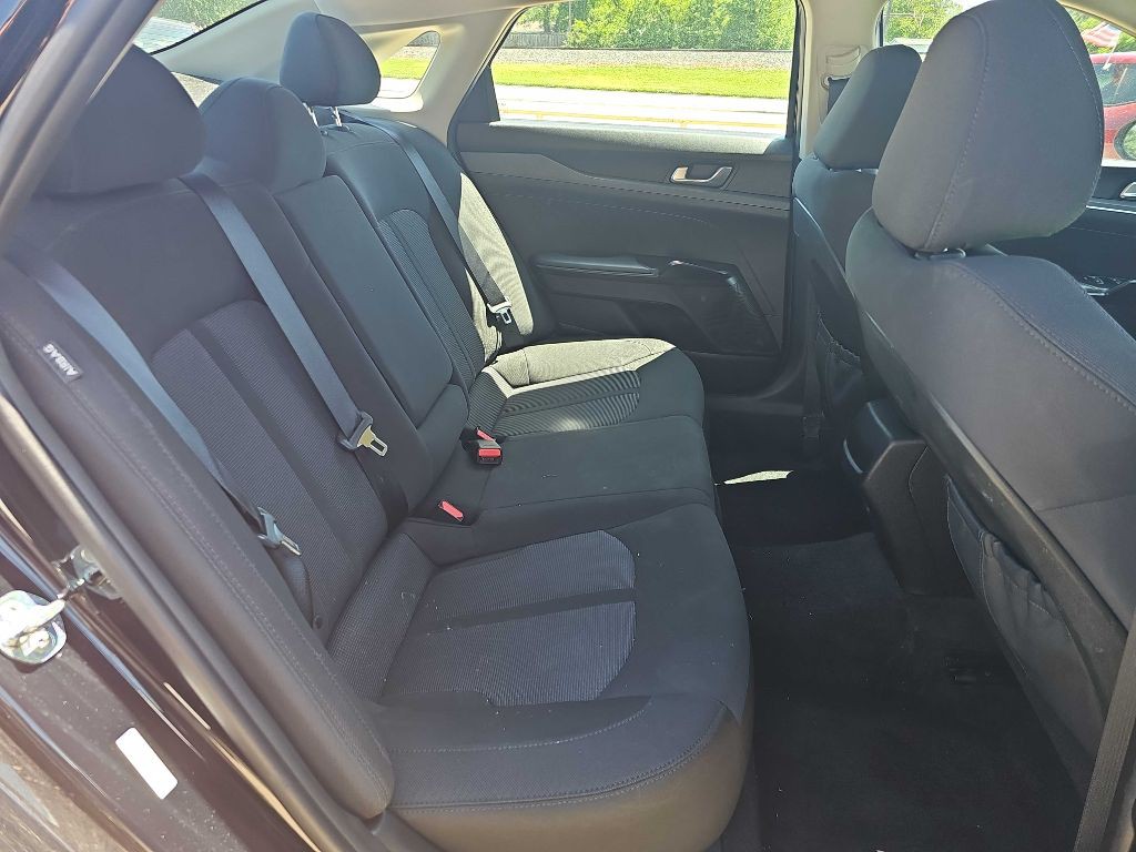 2023 Kia K5 Image 16