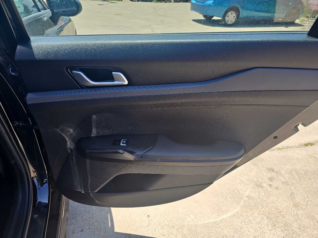 2023 Kia K5 Image 17