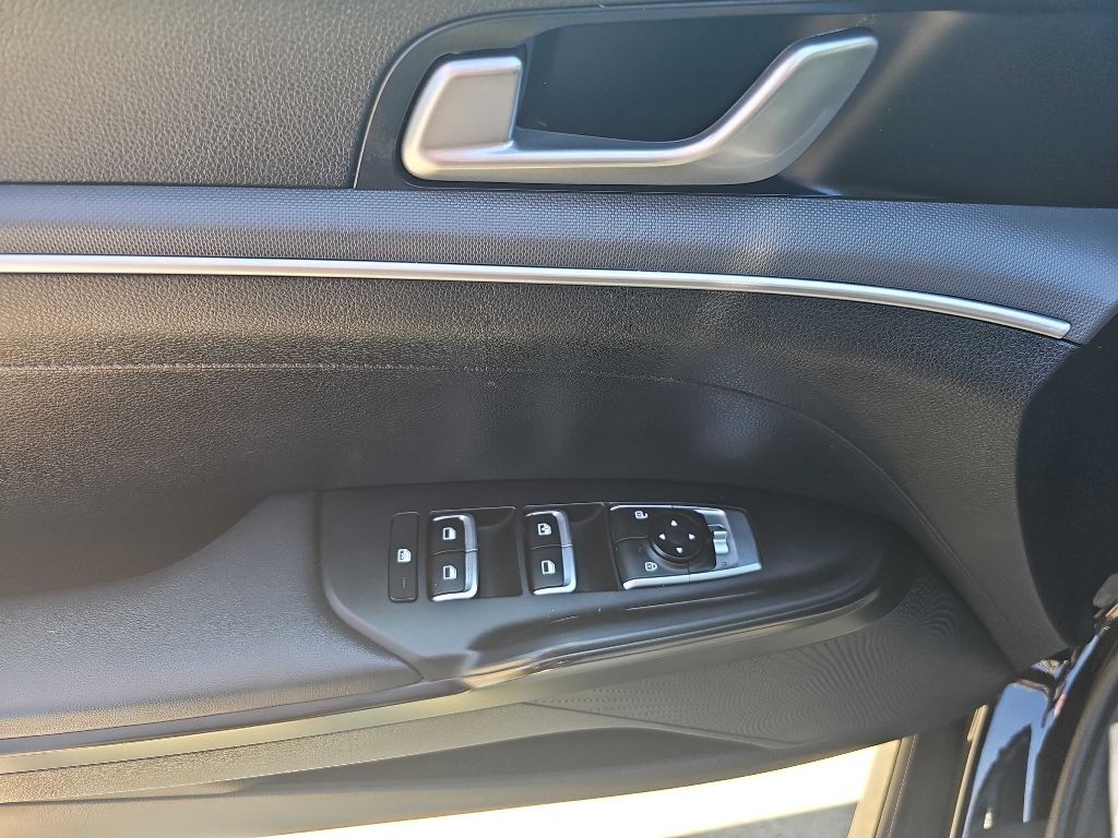 2023 Kia K5 Image 18