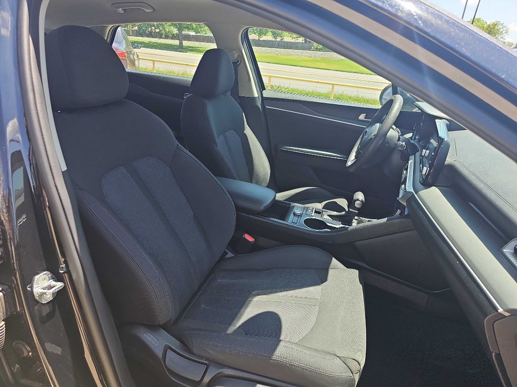 2023 Kia K5 Image 19