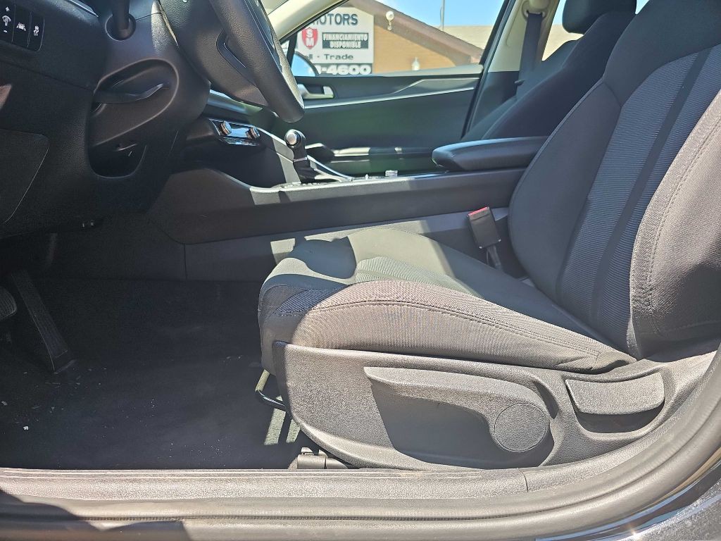 2023 Kia K5 Image 21