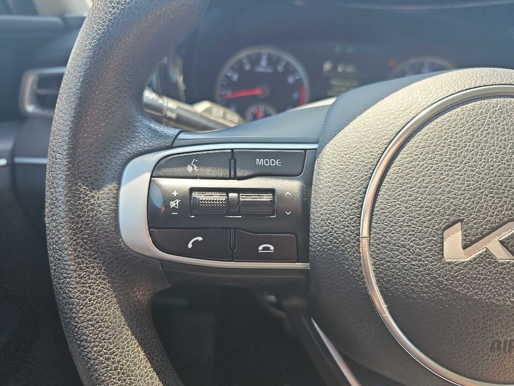 2023 Kia K5 Image 22