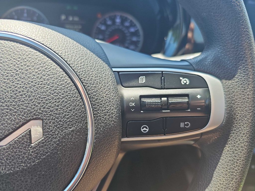 2023 Kia K5 Image 24