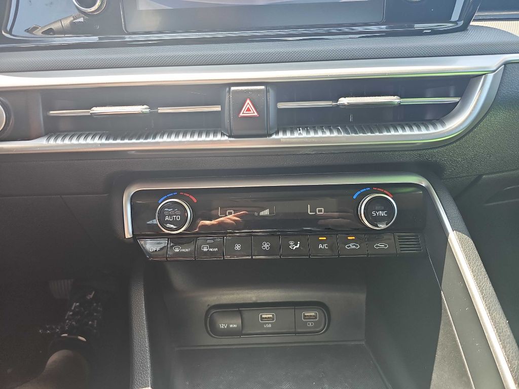 2023 Kia K5 Image 28