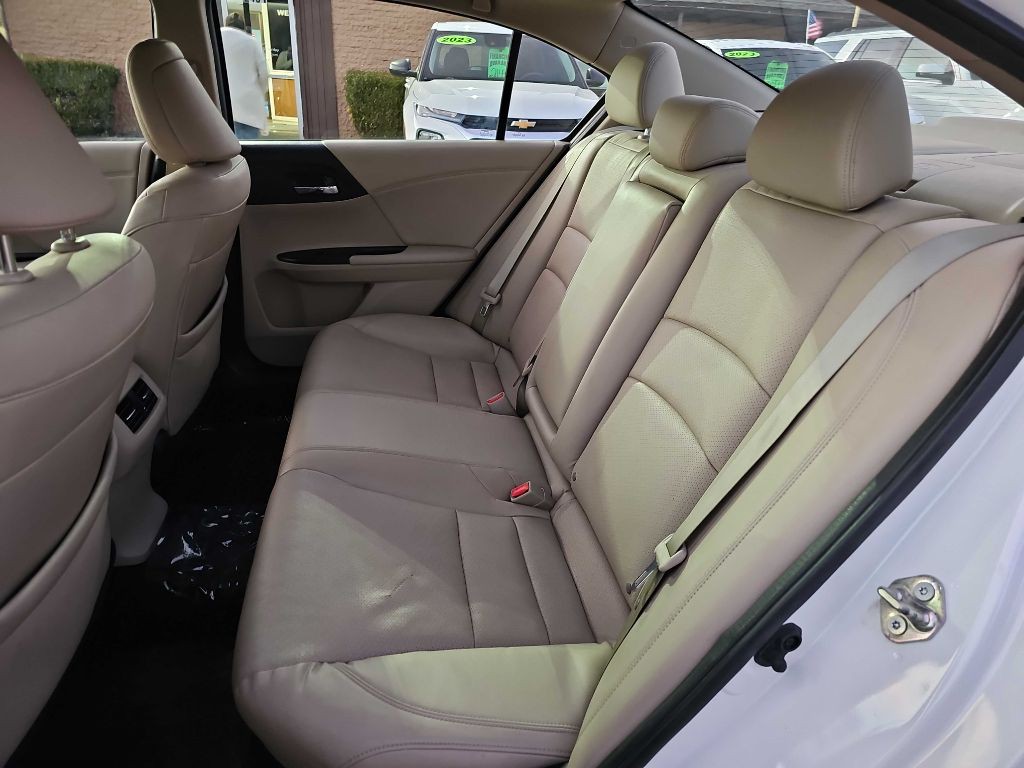 2017 Honda Accord Image 15