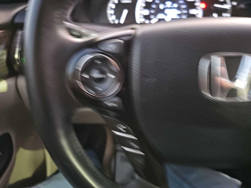2017 Honda Accord Image 24