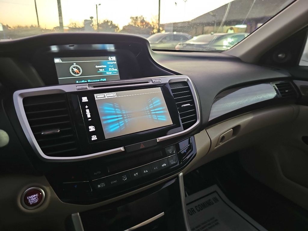 2017 Honda Accord Image 26