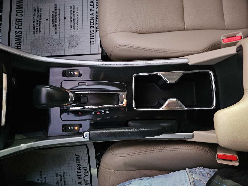 2017 Honda Accord Image 28