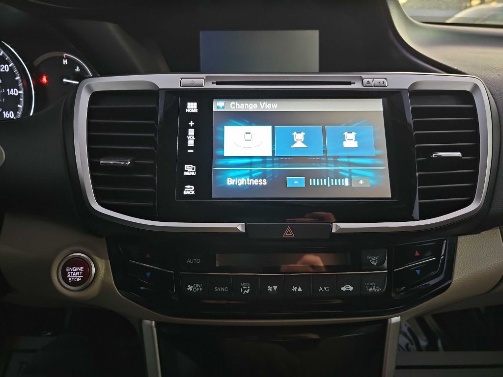 2017 Honda Accord Image 30