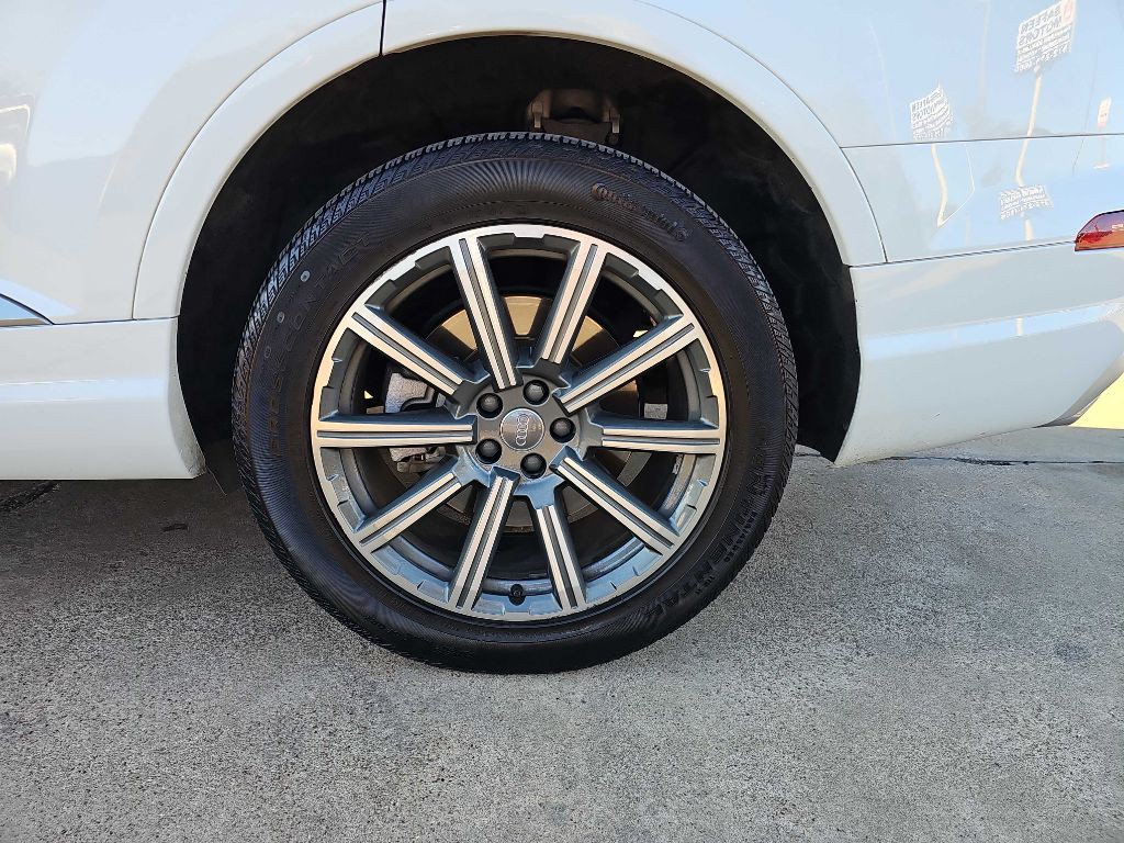 2018 Audi Q7 Image 10