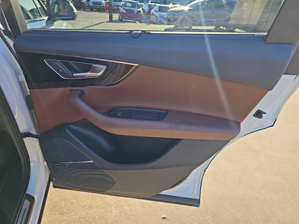 2018 Audi Q7 Image 14