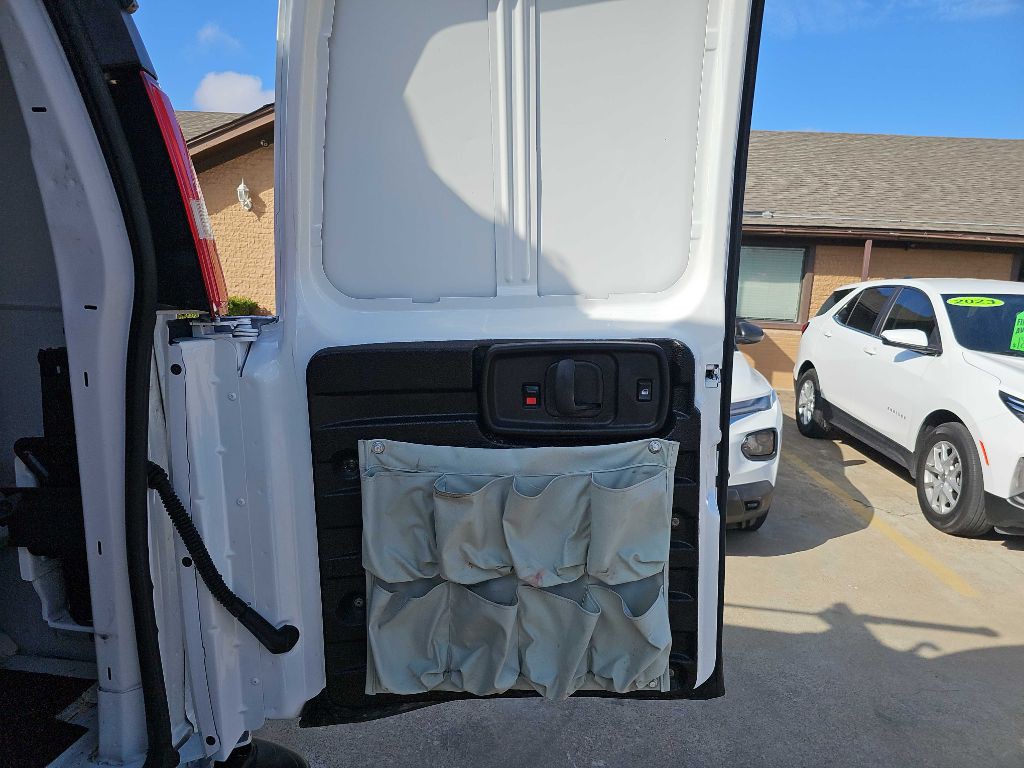 2019 Chevrolet Express Image 21