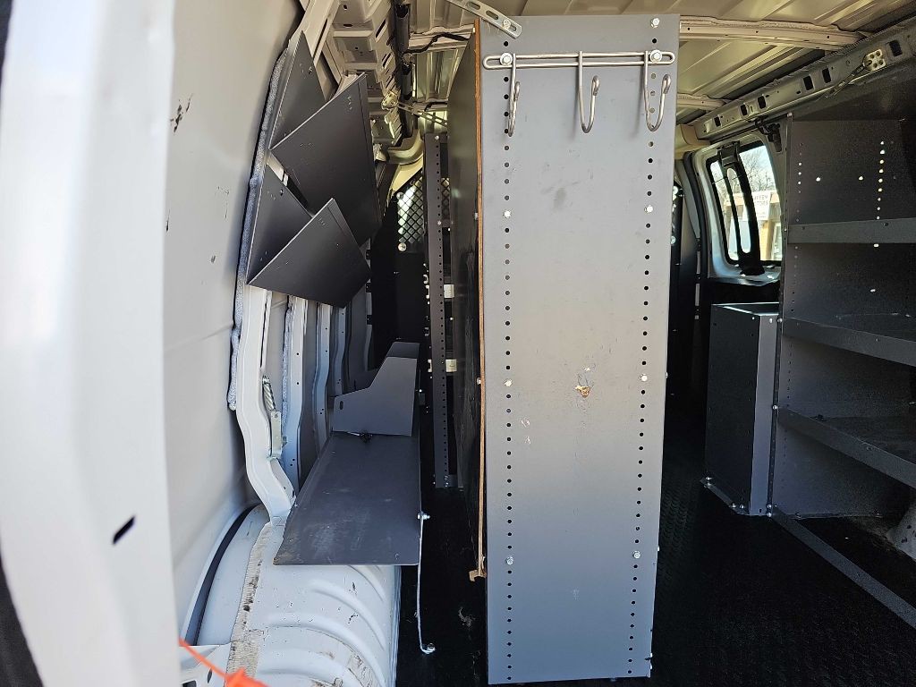 2019 Chevrolet Express Image 22