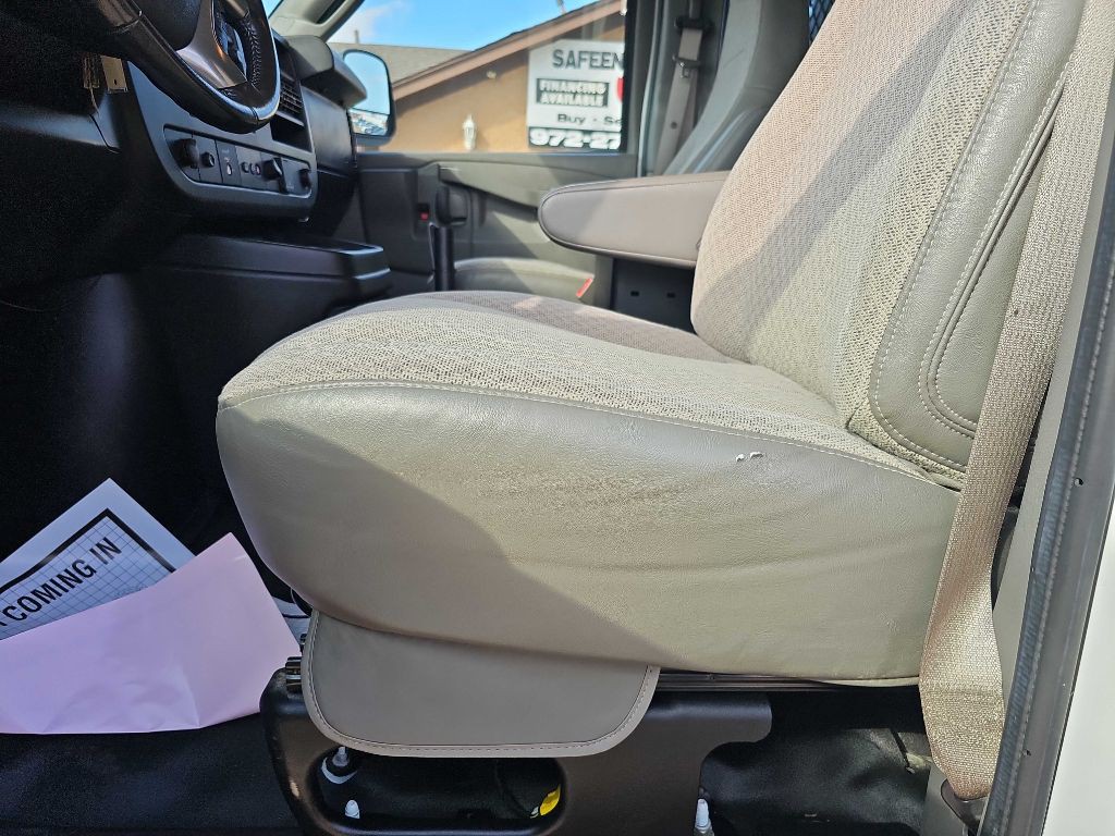 2019 Chevrolet Express Image 26