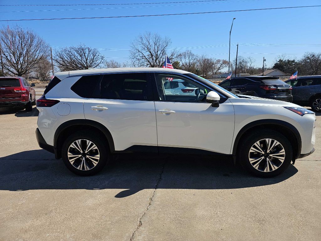 2023 Nissan Rogue Image 2