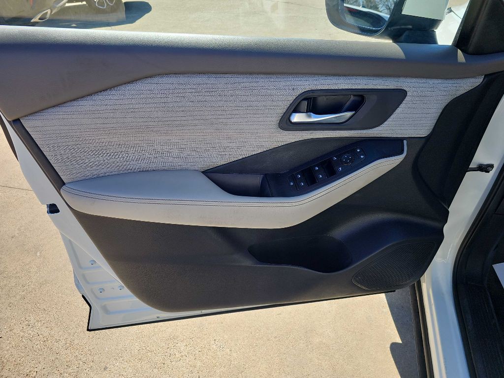 2023 Nissan Rogue Image 12