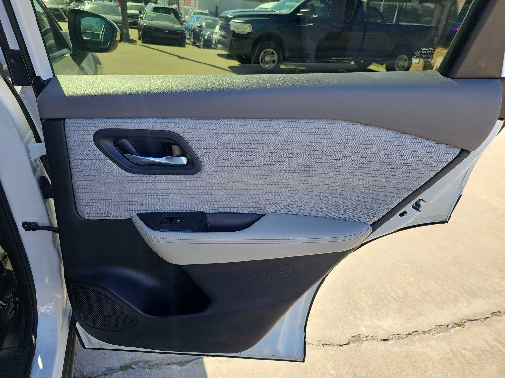 2023 Nissan Rogue Image 16