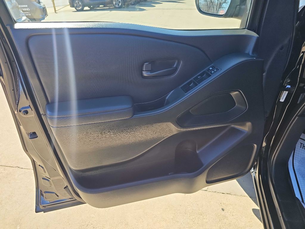 2022 Nissan Frontier Image 13