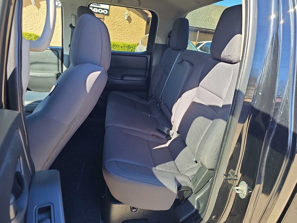 2022 Nissan Frontier Image 15