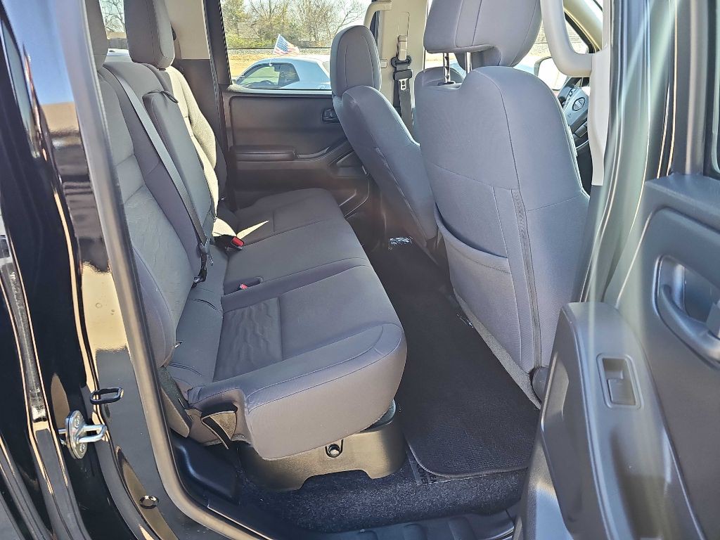 2022 Nissan Frontier Image 17