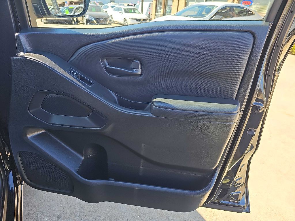 2022 Nissan Frontier Image 18