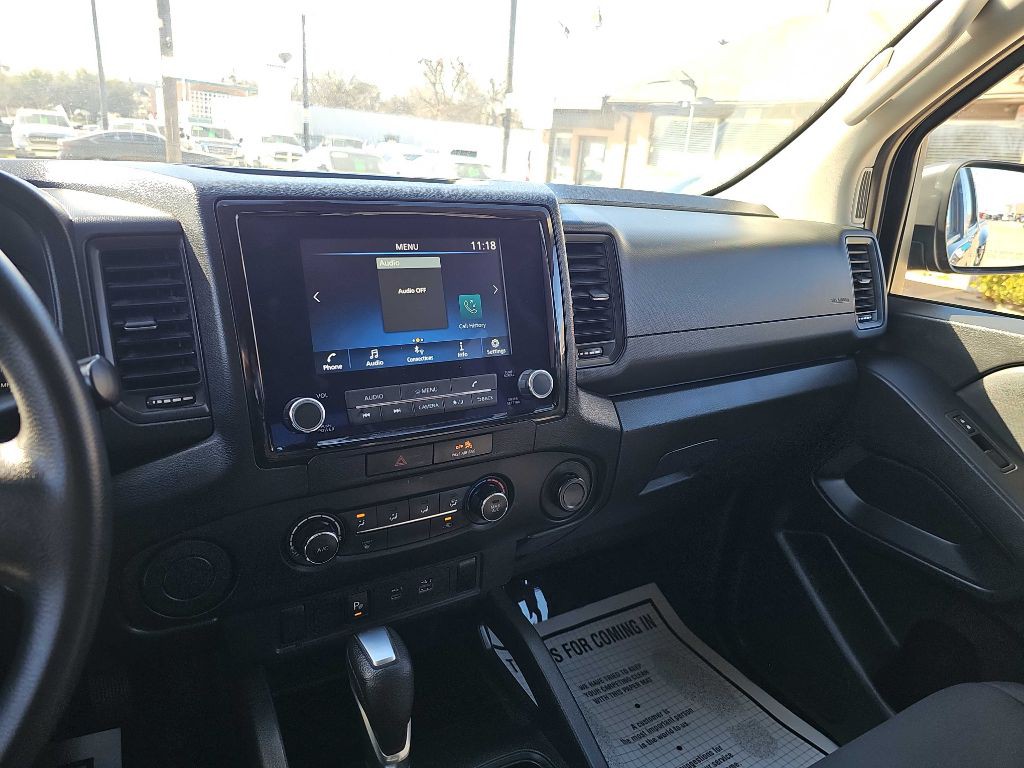 2022 Nissan Frontier Image 28