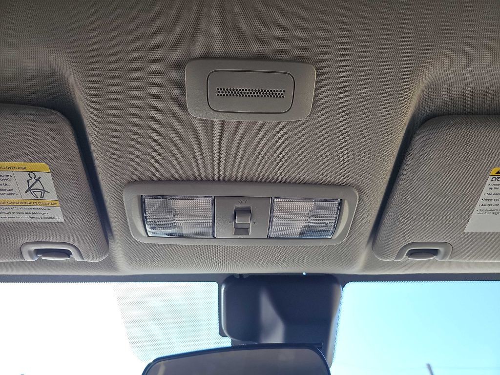 2022 Nissan Frontier Image 33