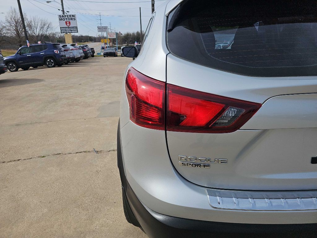 2019 Nissan Rogue Image 9