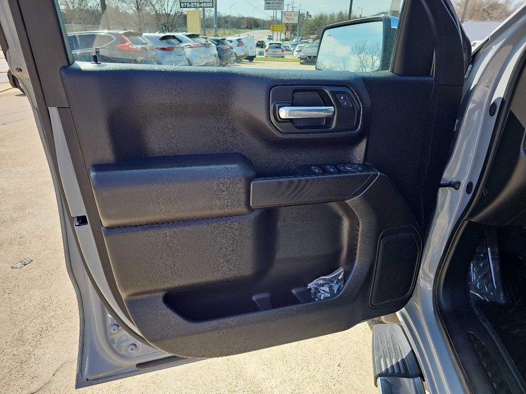 2024 GMC Sierra Image 8