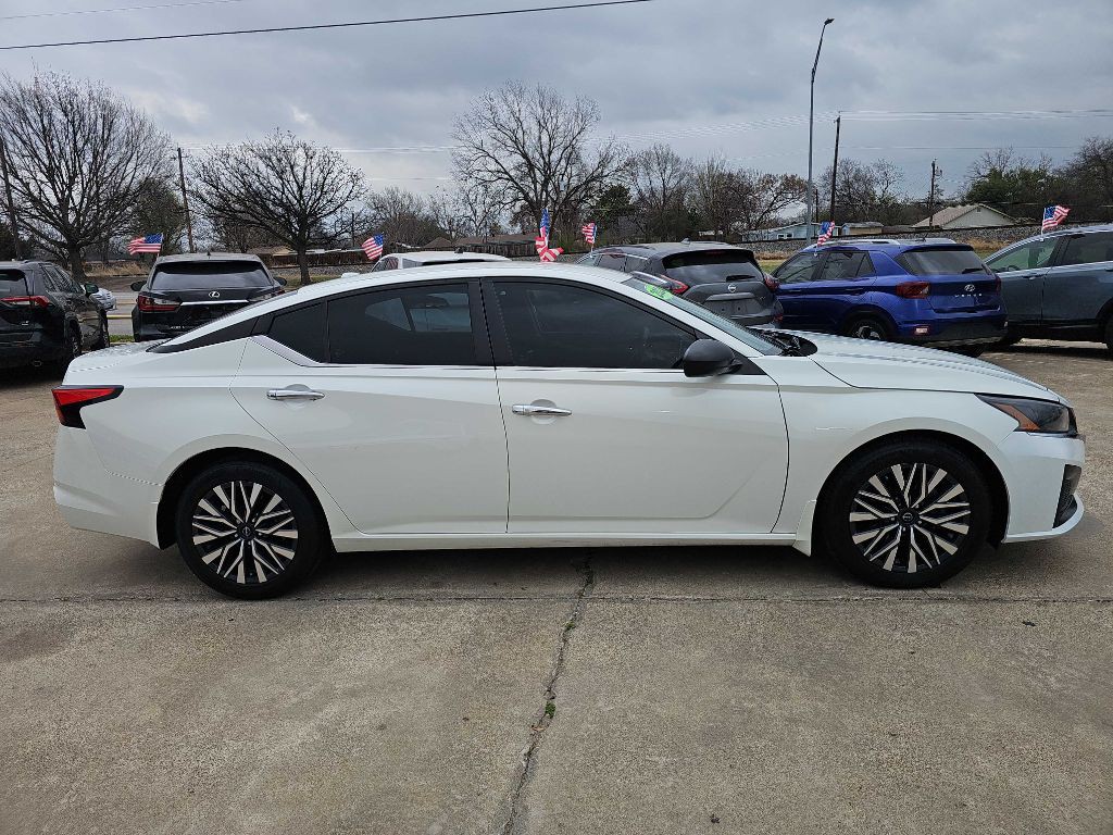 2024 Nissan Altima Image 2