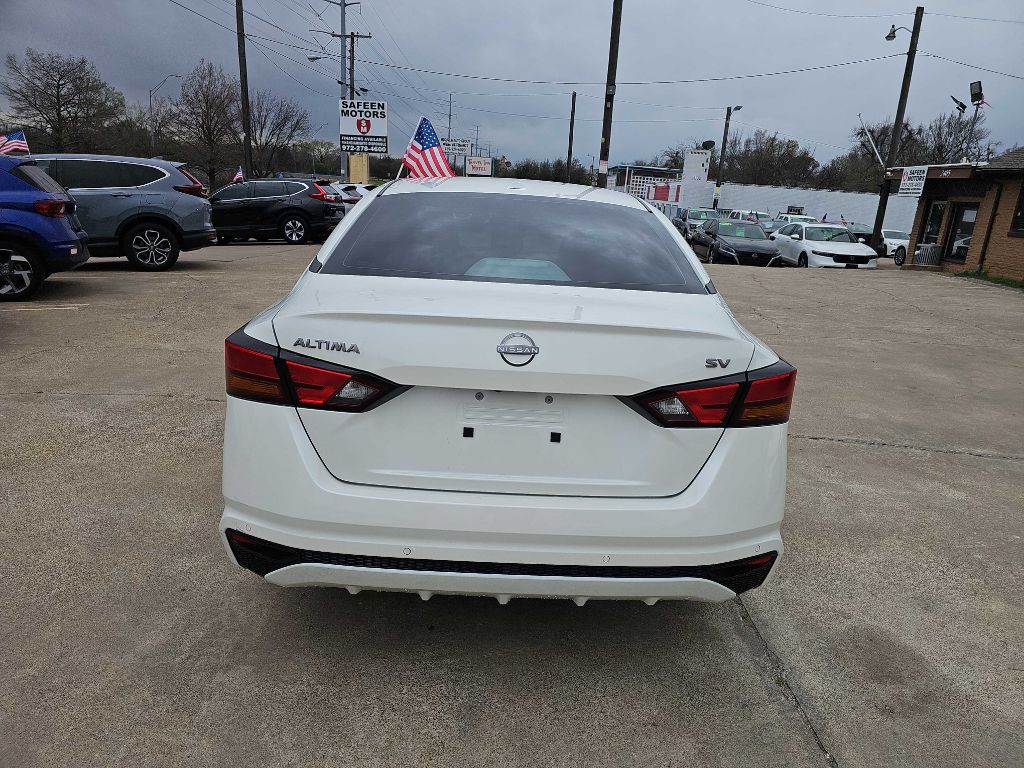 2024 Nissan Altima Image 4