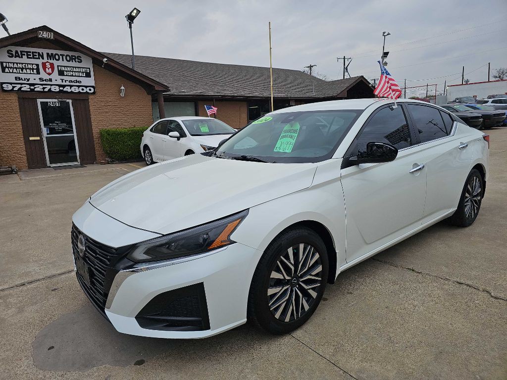 2024 Nissan Altima Image 8