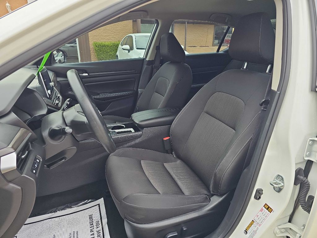 2024 Nissan Altima Image 13