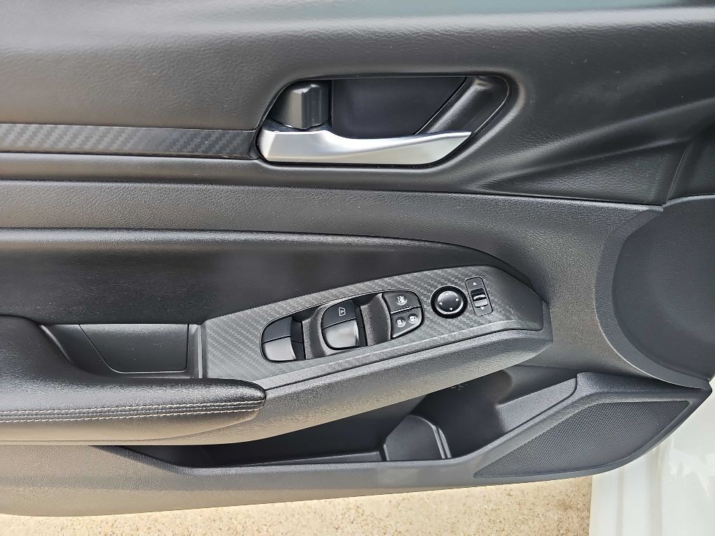 2024 Nissan Altima Image 19