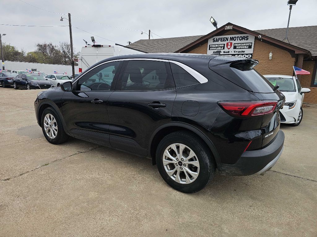 2024 Ford Escape Image 3