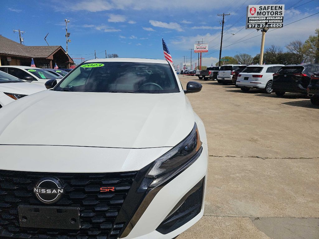 2023 Nissan Altima Image 9