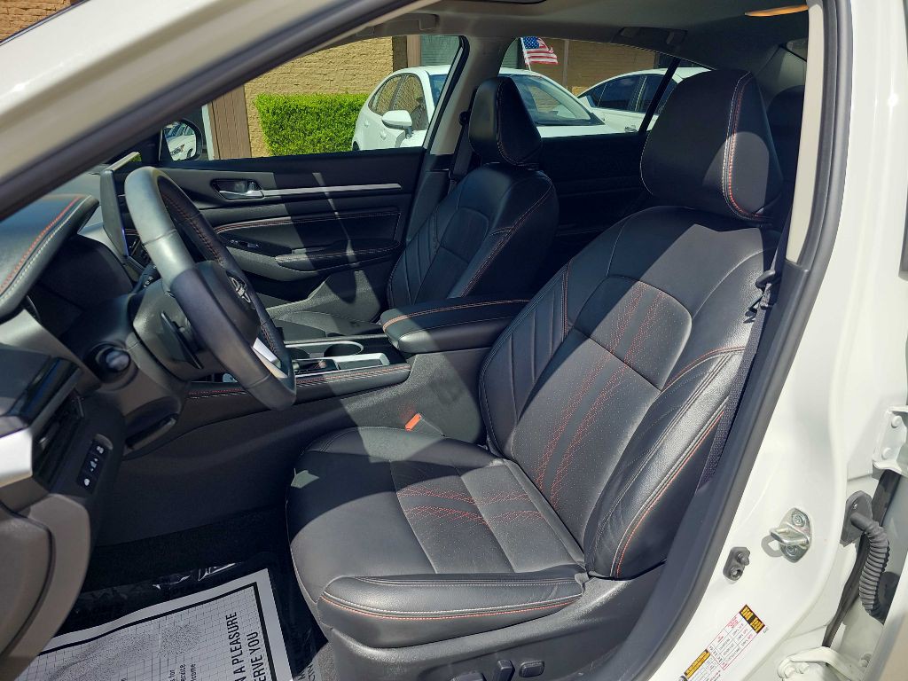 2023 Nissan Altima Image 13
