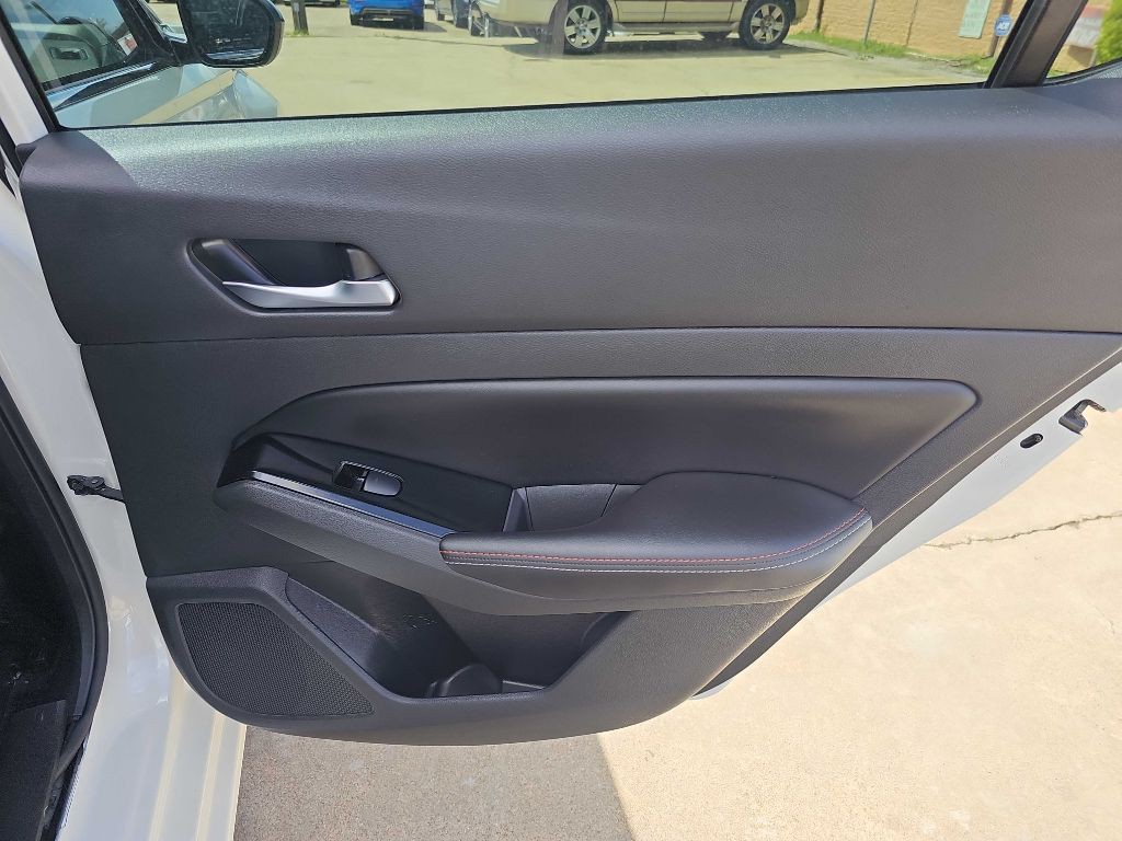 2023 Nissan Altima Image 16