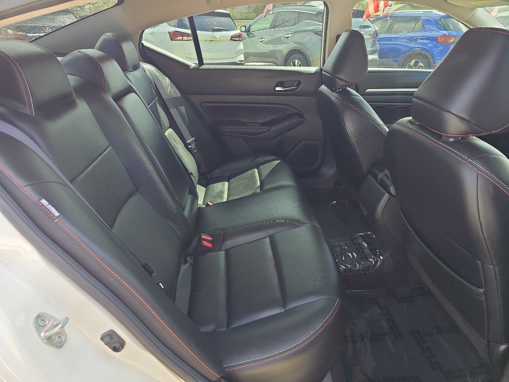 2023 Nissan Altima Image 17